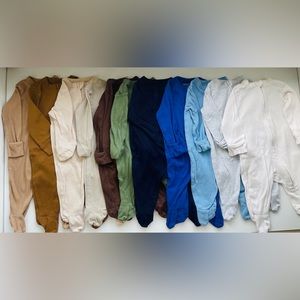 Old Navy Baby Footed Sleepers. 11 sleepers in total. Size 0-3 months.